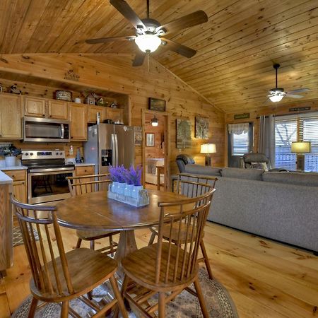 Talking Leaves Hot Tub Firepit And Comfy King Beds Villa Ellijay Exteriör bild