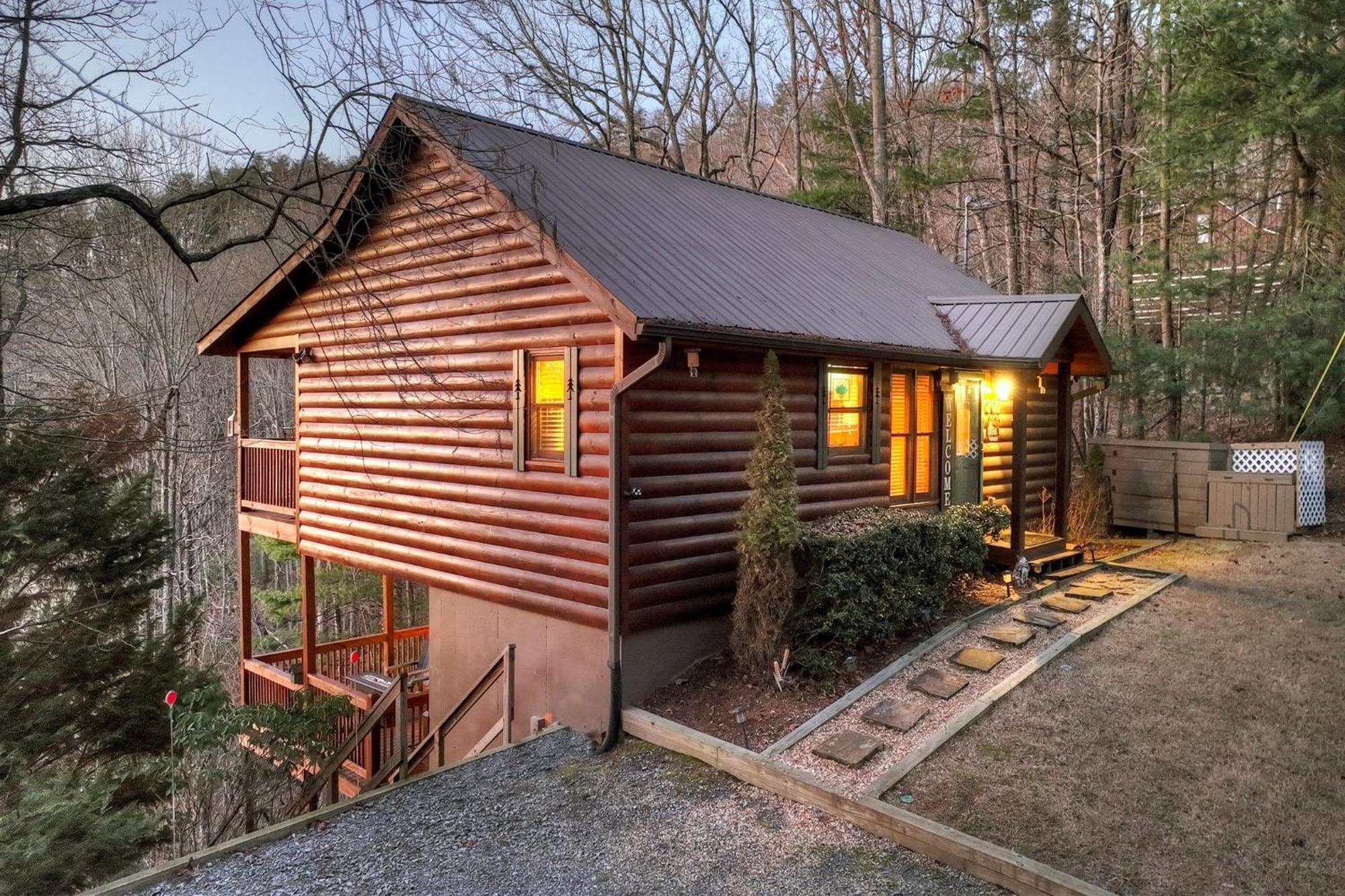 Talking Leaves Hot Tub Firepit And Comfy King Beds Villa Ellijay Exteriör bild