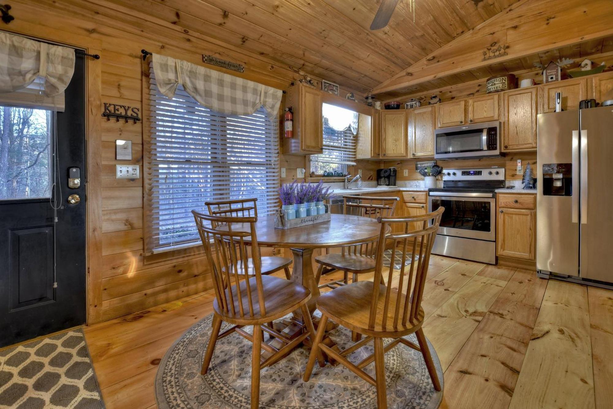 Talking Leaves Hot Tub Firepit And Comfy King Beds Villa Ellijay Exteriör bild